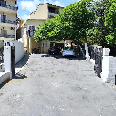 Apartment Real *